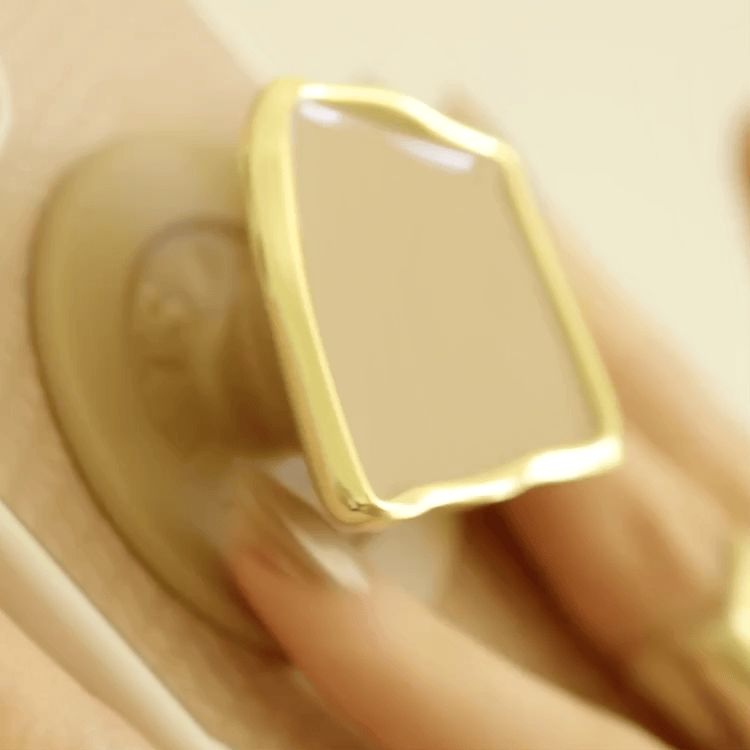 Enamel Latte Cut — MagSafe PopGrip - US 04807